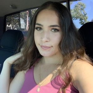 Meet your Posher, Carolina